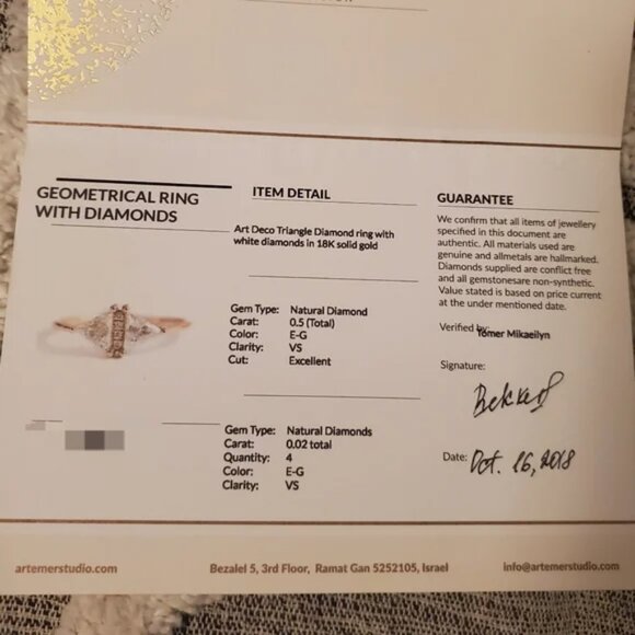ARTEMER Vintage Diamond Triangle Ring - Delicate geometric engagement ring - Picture 7 of 8